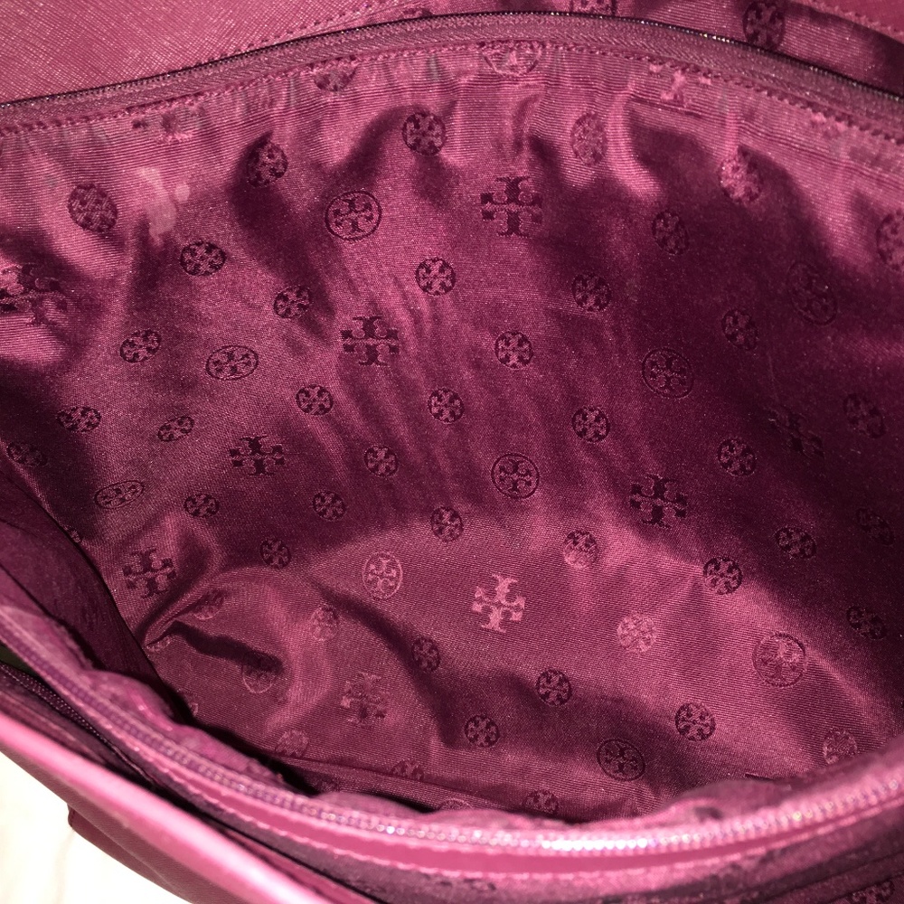 TORY BURCH Large York Tote Burgundy - Picture 7 of 15